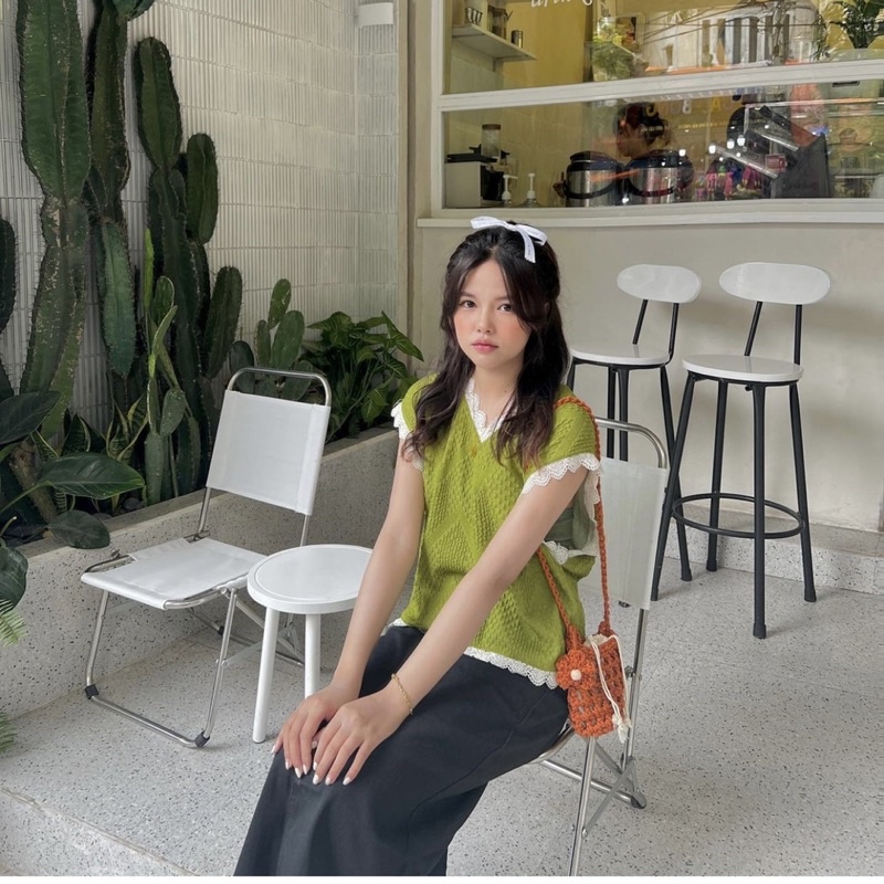 Kumivn áo gile ba lỗ màu xanh cốm dáng rộng