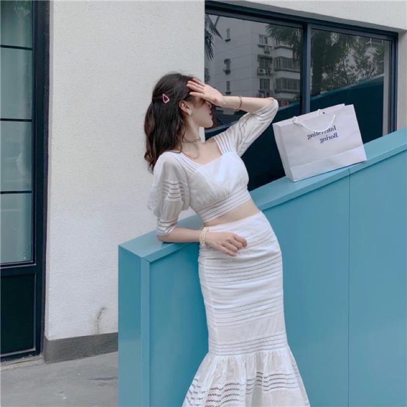 Set váy ren trắng buộc nơ sau, áo croptop cổ vuông mix chân váy đuôi cá dáng dài đi chơi, đi dạo phố xinh xắn SV01