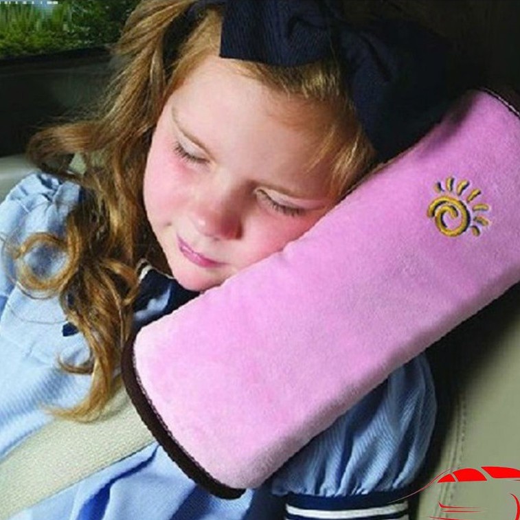 Gối ngủ gắn dây an toàn trên xe hơi ô tô - Êm cực êm (Giao màu ngẫu nhiên) by ductri_aotu