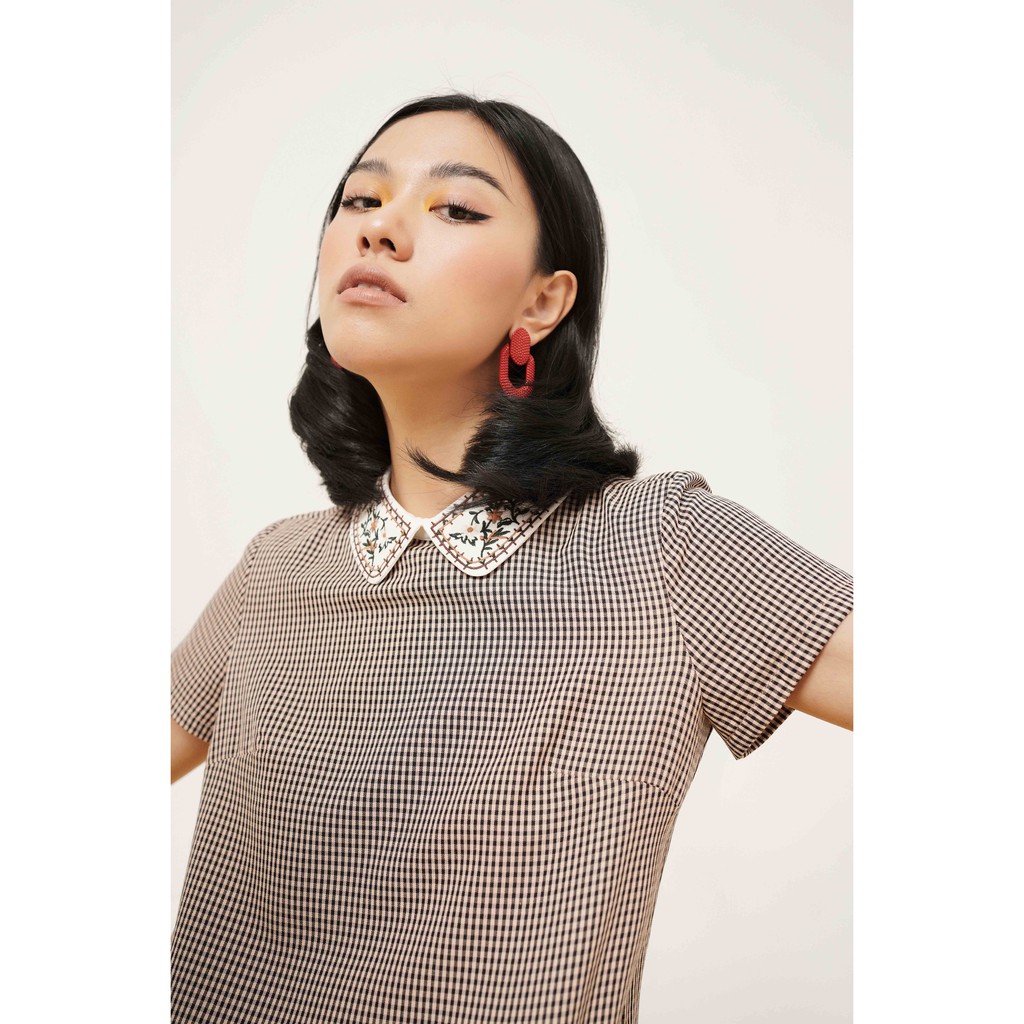 Áo Top karo nhí phối cổ vic thêu họa tiết 1AO1040 ADORE DRESS | BigBuy360 - bigbuy360.vn