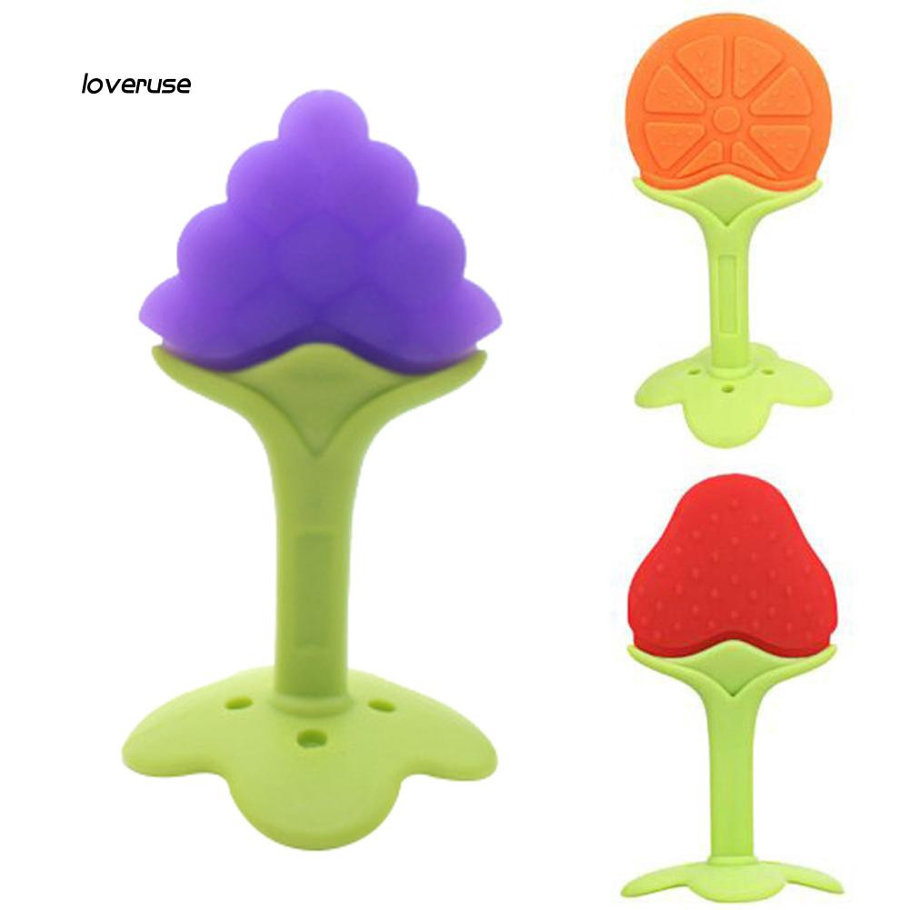 Đồ chơi ngậm mọc răng hình quả dâu tây silicone an toàn cho bé