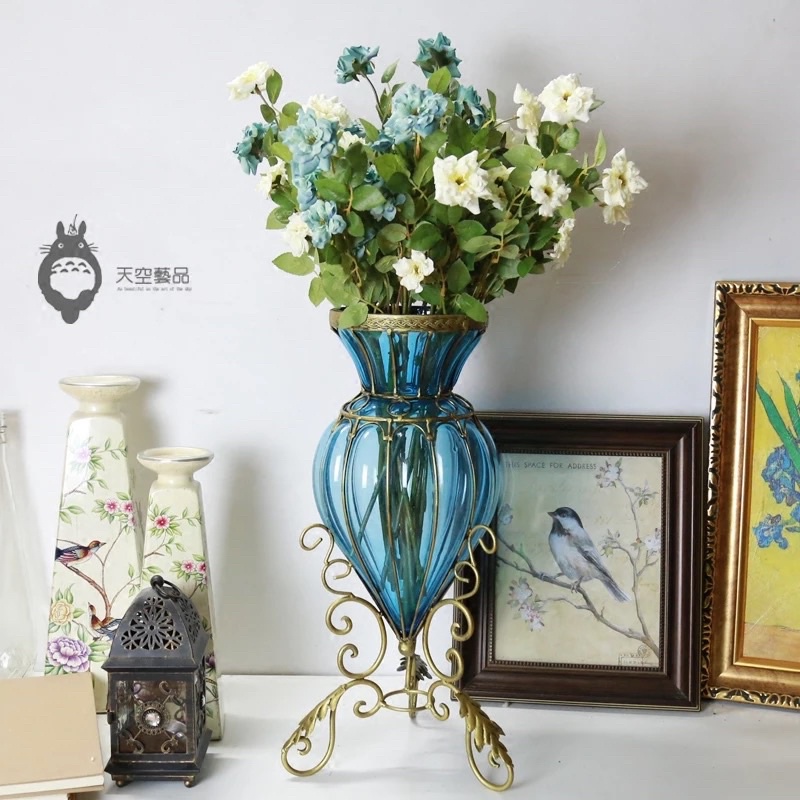 Lọ hoa thủy tinh xanh dương phong cách châu âu
