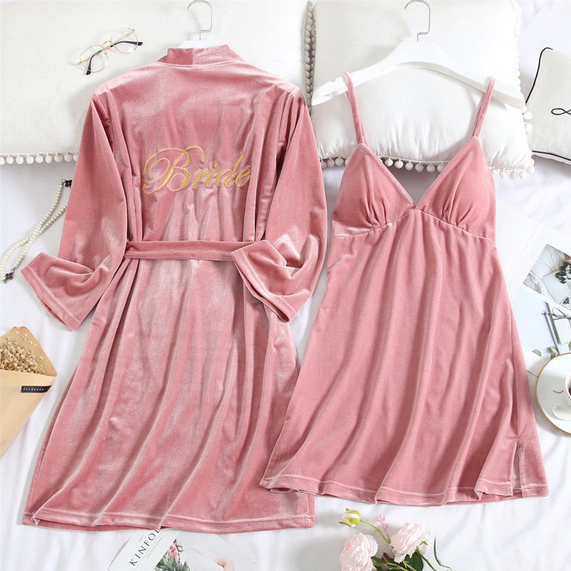 Đầm phù dâu chất liệu dày dặn thời trang sang trọng | BigBuy360 - bigbuy360.vn