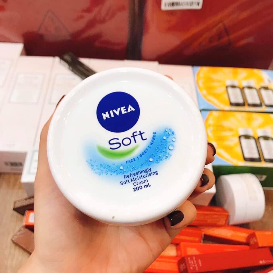 Kem Dưỡng Ẩm Nivea Soft 200ml - Dùng Được Cho Cả Mặt Và Body