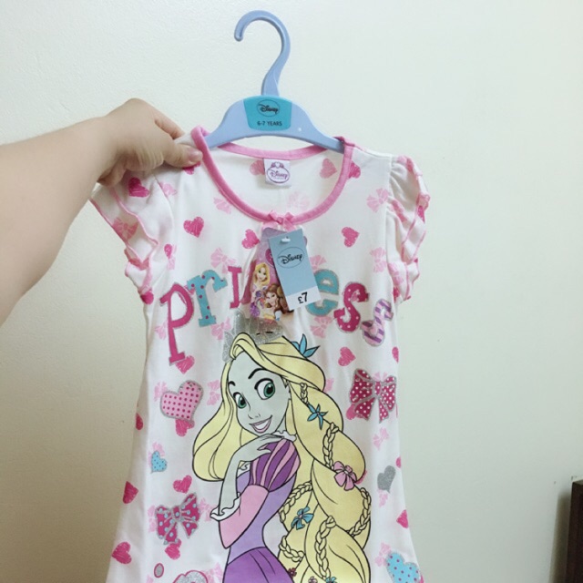 Váy công chúa Disney