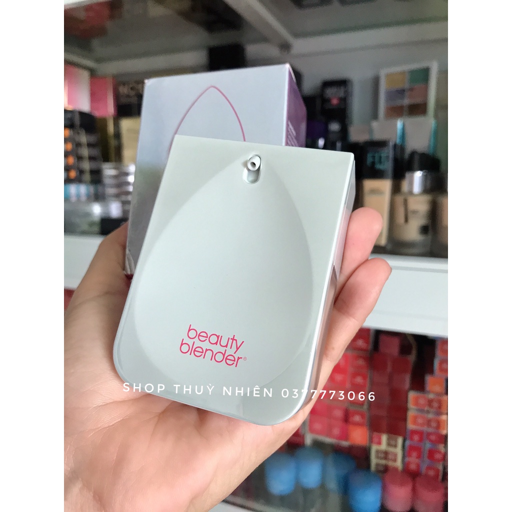 Kem nền Beauty Blender