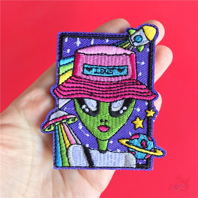 1 Sticker Ủi Thêu Hình Người Ngoài Hành Tinh