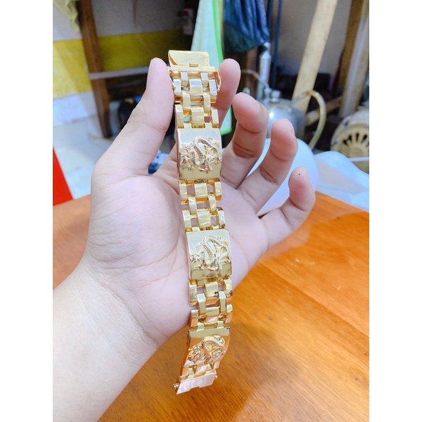 Lắc bản vuông Chất liệu bạc Dài 19cm ( cắt ngắn được) Giá hơn 1củ dưới 2 củ