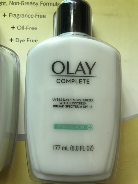 Kem dưỡng da giữ ẩm chống nắng OLAY COMPLETE