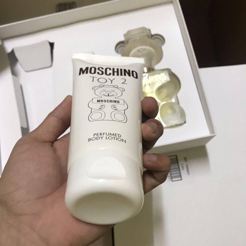 Sữa Dưỡng Thể Toàn Thân Moschino Toy 2 200ml (Body Lotion xuất xứ Ý)