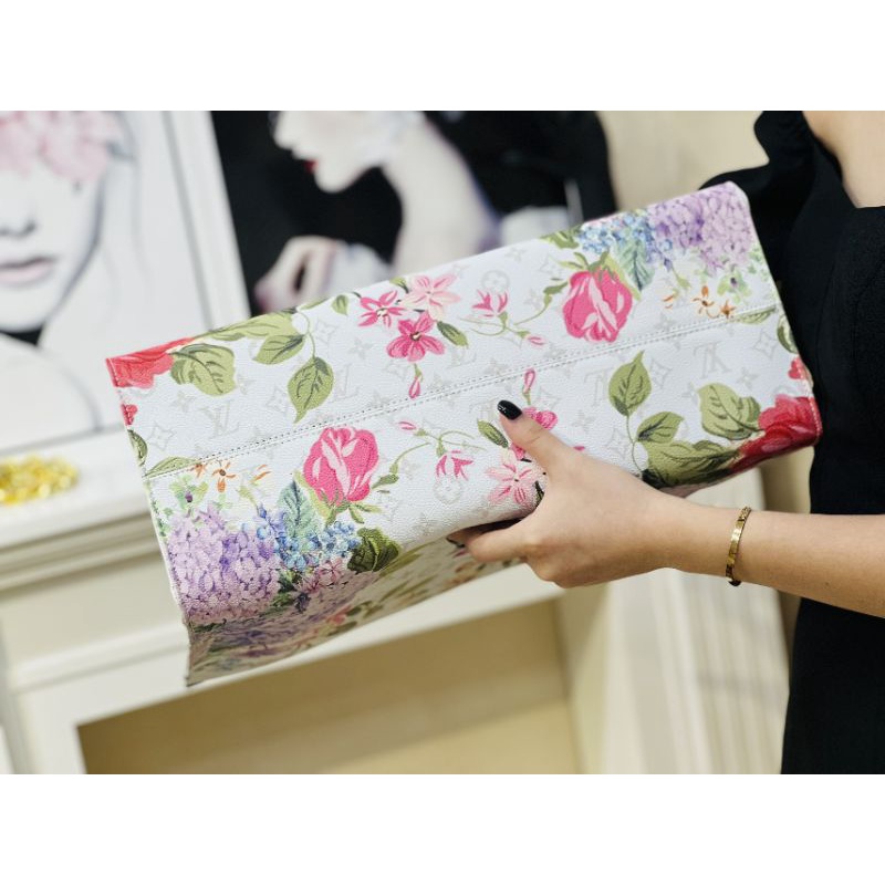 Túi LV onthego họa tiết hoa