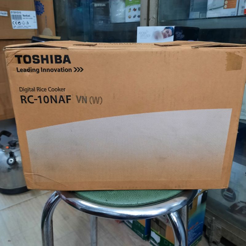 NỒI CƠM ĐIỆN TỬ TOSHIBA RC - 10NAF ( 600W / 1,0L )