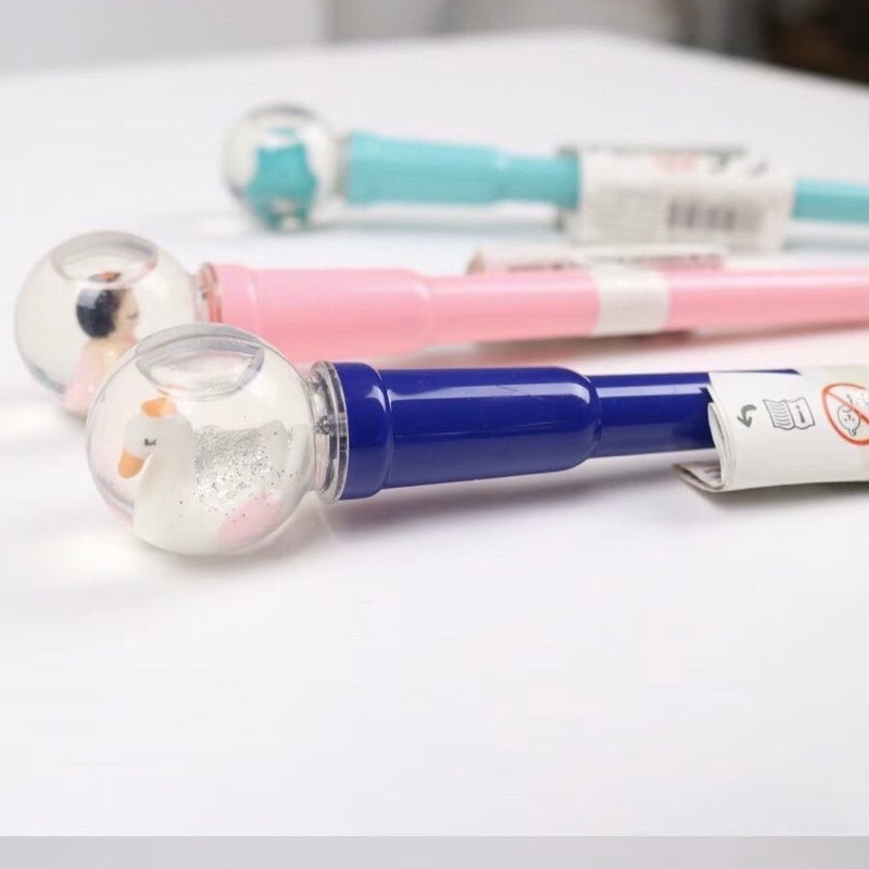 Xuất Đan Mạch! Bút bi phiên bản giáng sinh quả cầu tuyết siêu dễ thương