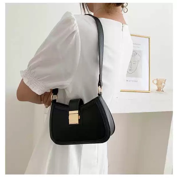 Túi xách nữ đeo vai khóa bấm