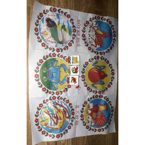 Một bộ trò chơi dân gian_ lắc bầu cua gà nai bàn kích thước 42x32 cm xí ngầu hạt xốp
