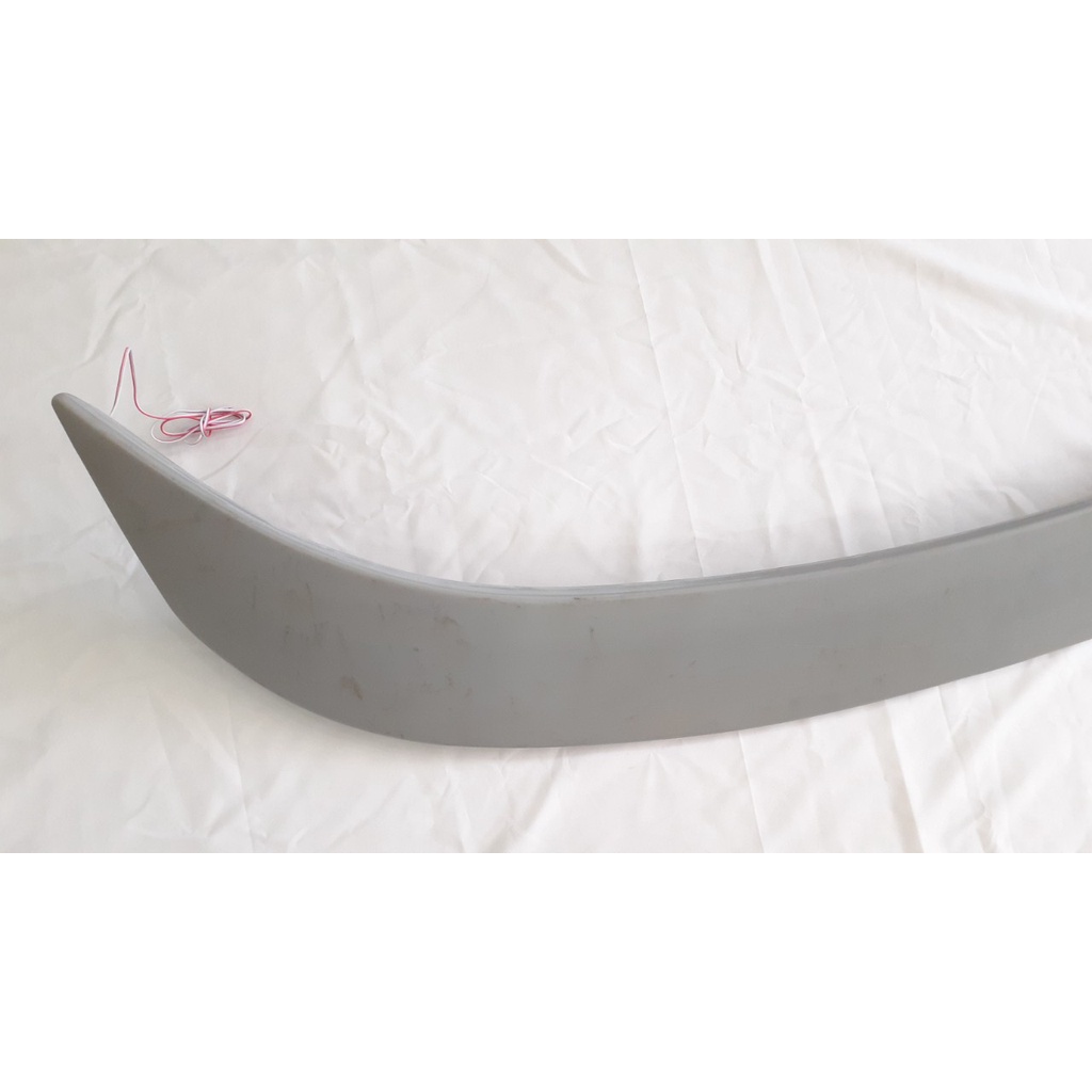 Đuôi gió có đèn cho xe MAZDA 3 2015-2021 DÁNG THỂ THAO