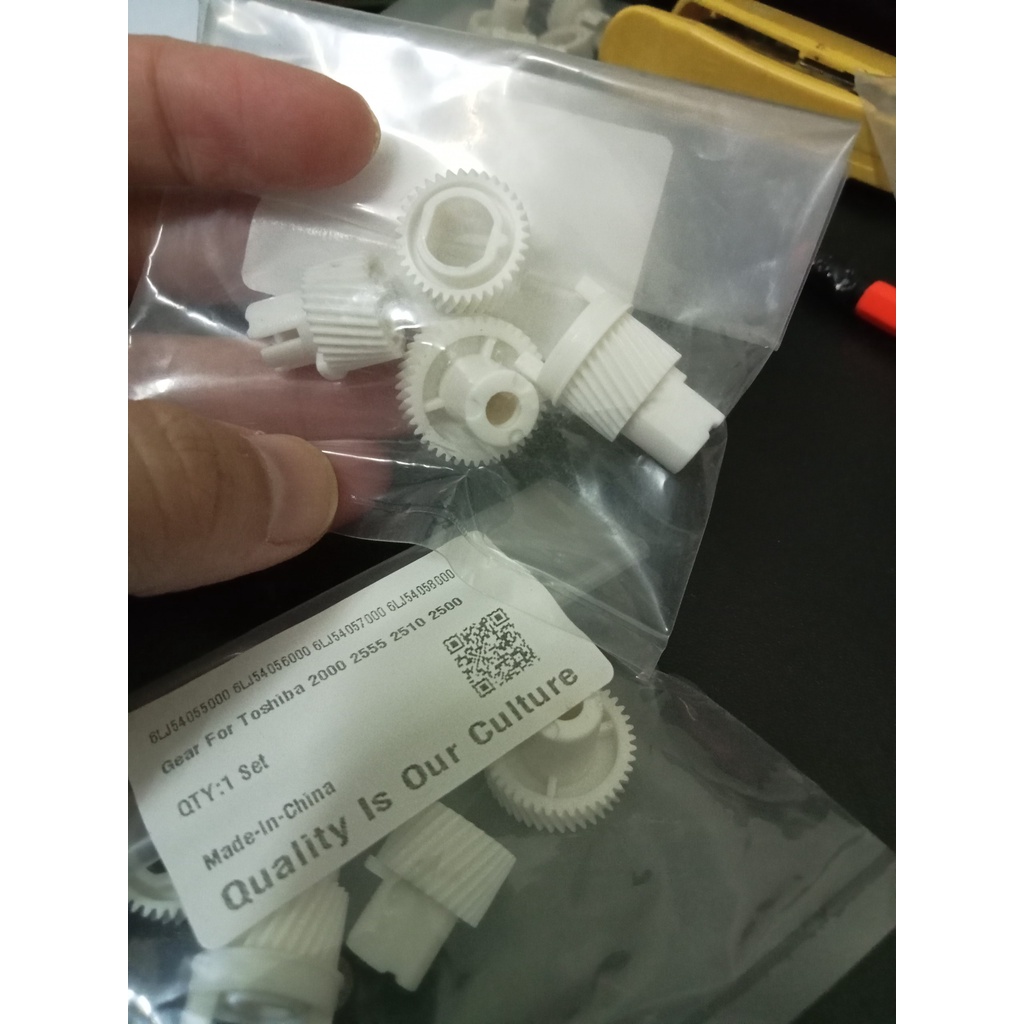 Bộ bánh răng moto từ máy photocopy Toshiba