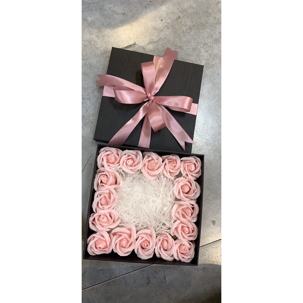 Hộp Hoa Sáp Vuông 20* 20*8cm Siêu Xinh | BigBuy360 - bigbuy360.vn