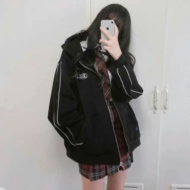 . Áo khoác đen hàng quản châu màu đem như hình size M