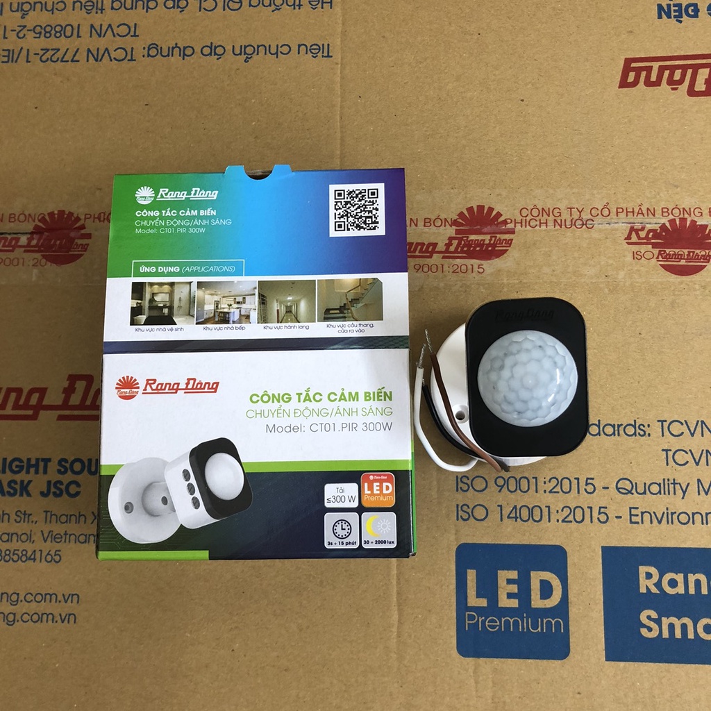 Công tắc cảm biến chuyển động và ánh sáng Rạng Đông - Model: CT01.PIR 300W