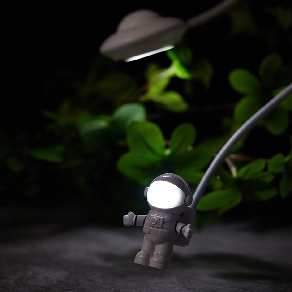 Đèn LED Đọc Sách Hình Phi Hành Gia DC 5V Cổng USB Cho Máy Tính