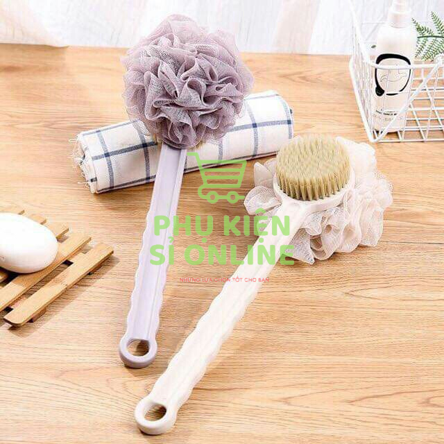 Cây bàn chải cọ lưng mịn kèm bông tắm 2in1 tiện ích.