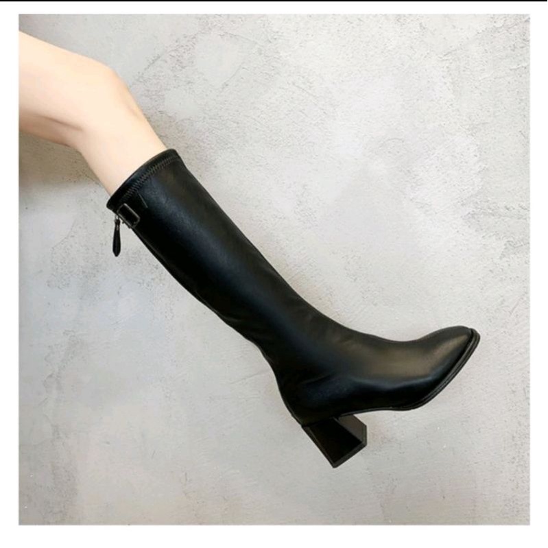 Bốt đùi nữ da lỳ cao 5p có 2 mầu đen và kem mã LC33