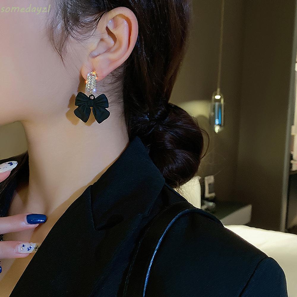 Khuyên Tai Dáng Dài Tạo Hình Độc Đáo Thời Trang Nữ