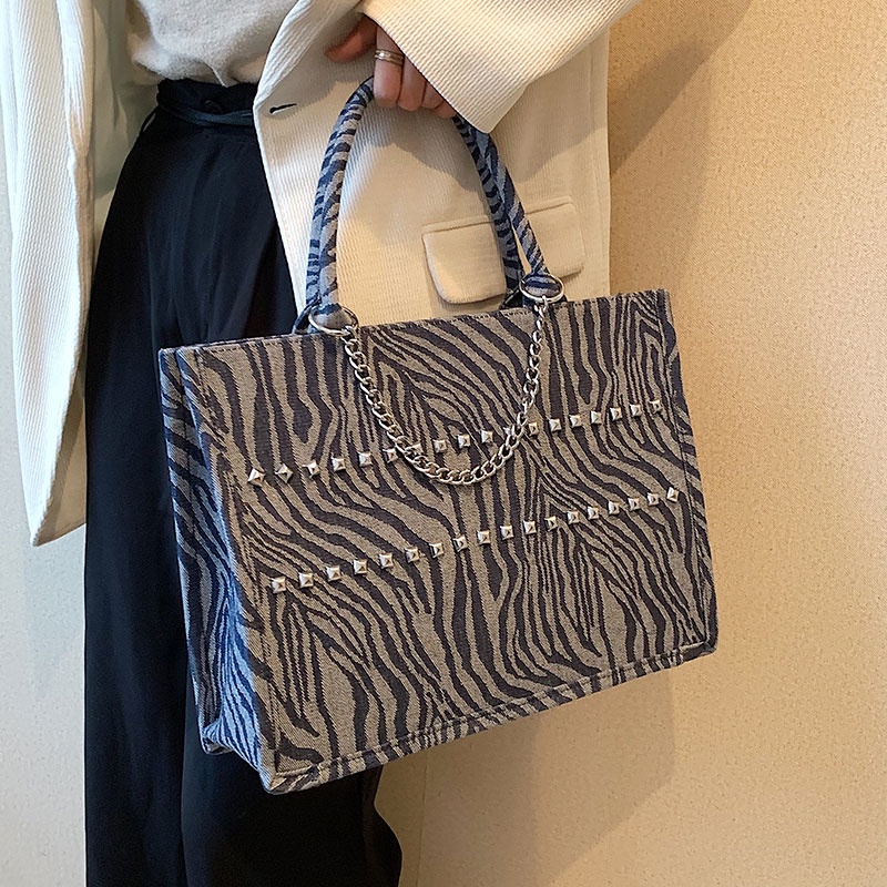 D432 Túi xách bản to size 38x28cm phối dây xích trẻ trung