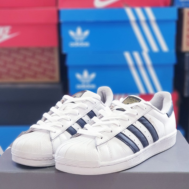 [Adidas giày]Giày thể thao Adidas Superstar tem vàng trắng nhiều size, real 2hand ?