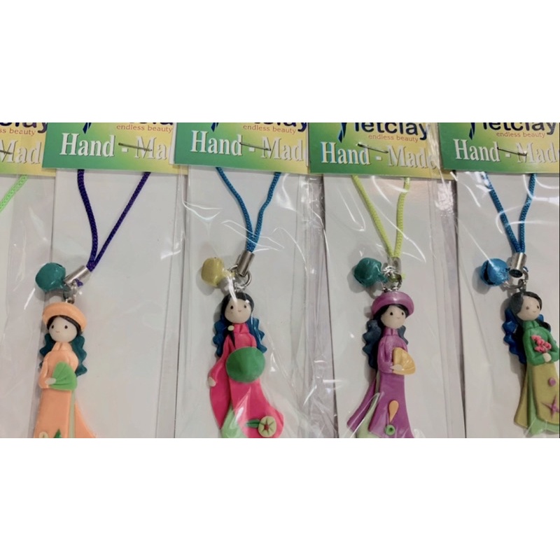 Dây treo điện thoại hình cô gái VN