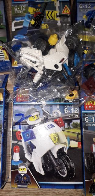 Lắp ráp Lego Cites 28019 có nhiều chi tiết có Video