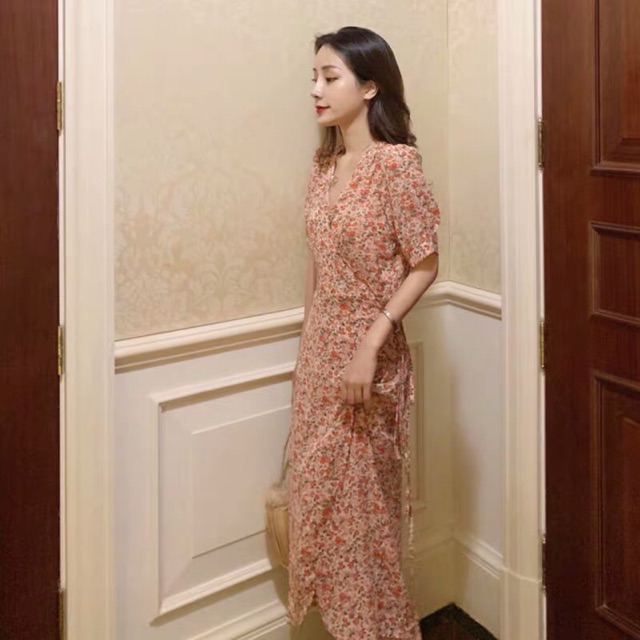 Váy hoa cổ tim qua gối ngắn tay freesize