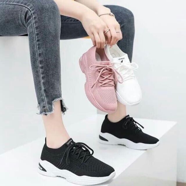 Giày sneaker độn đế 4cm