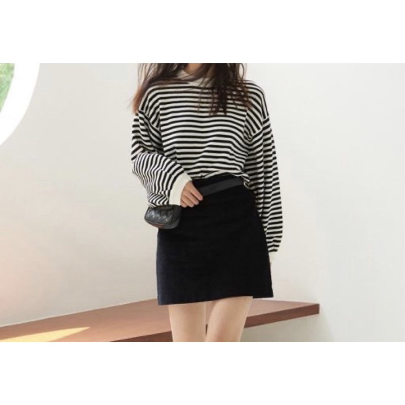 Chân váy A Mì  có túi 2bên.