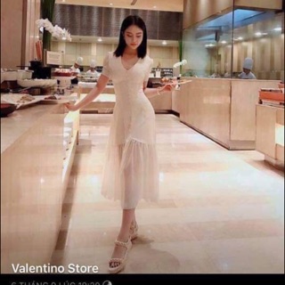 Đầm voan trắng đuôi cá