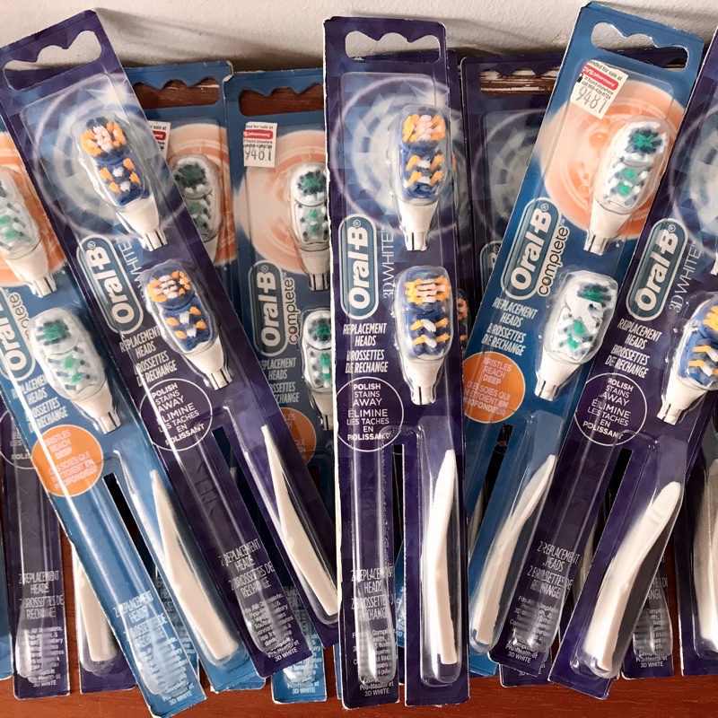 Bàn Chải Đánh Răng Pin Oral-B Complete Action - Dùng Pin AA, Nhiều Màu sắc, Có Set đầu thay thế, Bàn Chải Điện Oral B