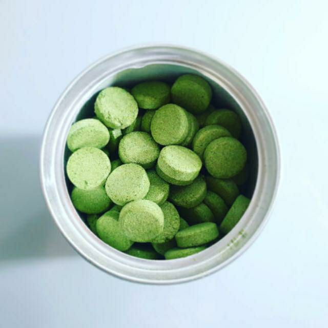 Thức ăn cao cấp kích màu, tăng trưởng tốt , không làm đục nước