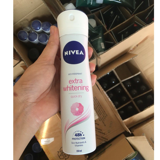 Xịt khử mùi Nivea Extra Whitening chai 150ml