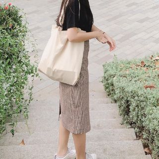 SET ÁO ĐEN + CHÂN VÁY CARO