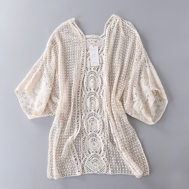 Kimono áo choàng đi biển màu nude sành điệu 2022