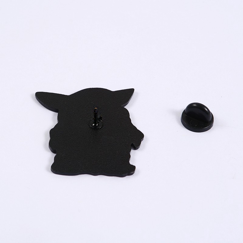 Cài áo kim loại QIHE JEWELRY hình nhân vật baby yoda trong phim star wars độc đáo