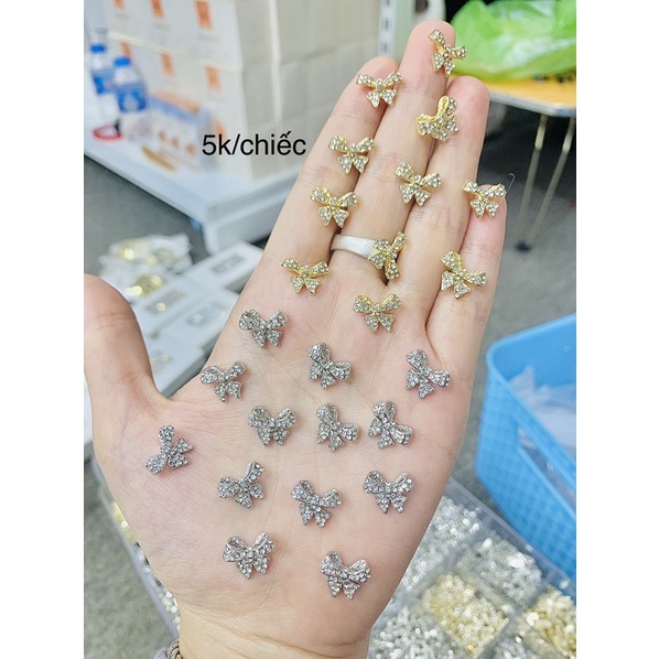 Đá hình đính móng