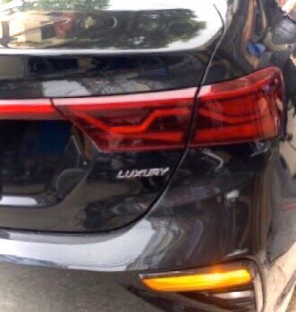 Chữ  luxury/ premium dành cho xe cerato, k3, soluto và dòng Mazda như CX5, CX8, mazda3 và mazda6