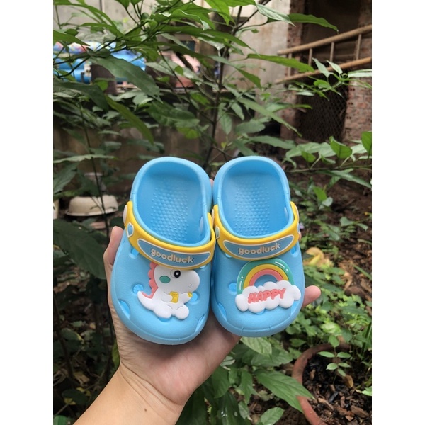 Dép Sục Cross Bé Trai Bé Gái, họa tiết Cầu Vồng Happy, siêu nhẹ, chống trơn trượt Mã HP1