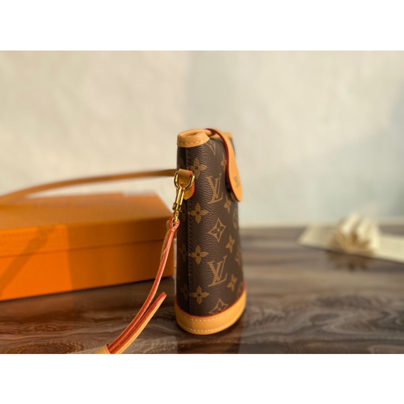 Túi đeo chéo nữ dáng lọ thương hiệu Louis Vuitton LV cao cấp hàng vip 1-1