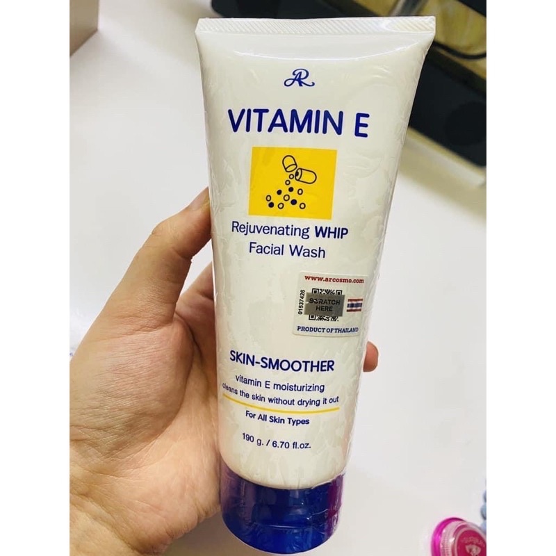 Sữa rửa mặt Aron vitamin E Thái