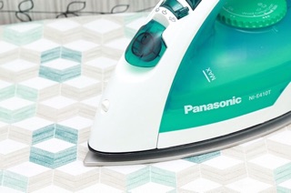 Bàn ủi Panasonic PABU-NI-E410TMRA