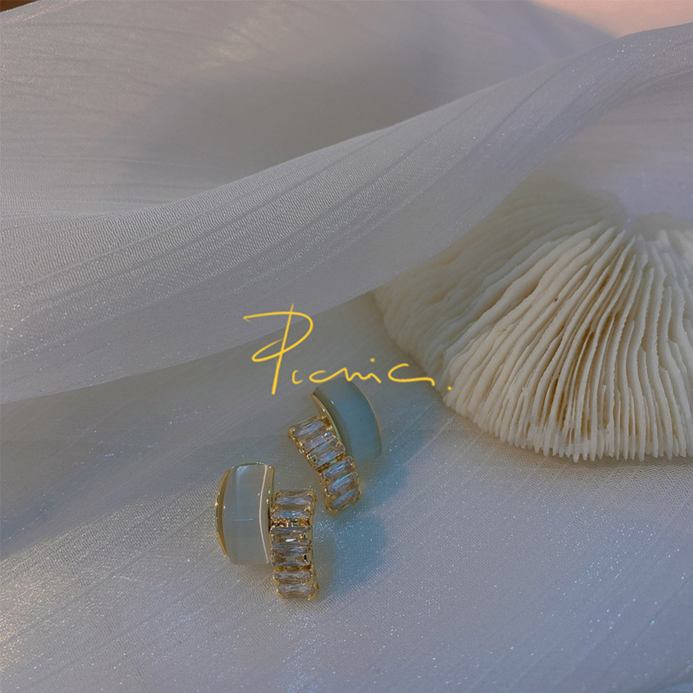 Khuyên tai hợp kim đính đá thiết kế sang trọng thời trang cho nữ