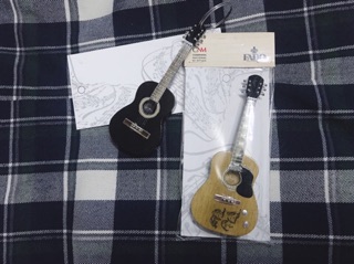 Mô hình guitar acoustic
